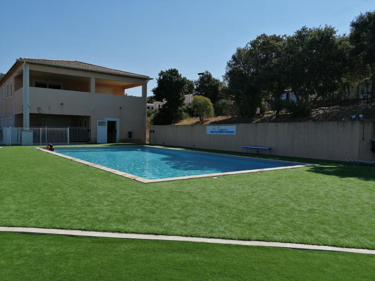 Charmant Mobil-Home Rocbaron Dış mekan fotoğraf